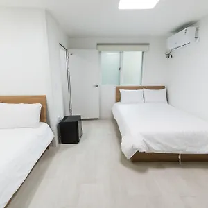 2* Guest house Kpop Haus